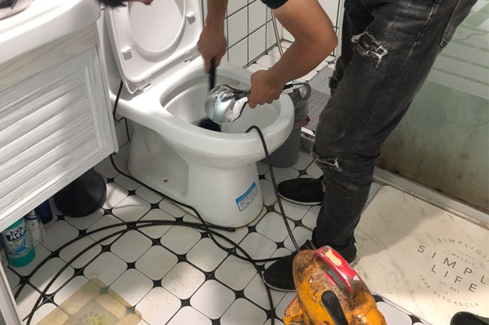 长治马桶堵塞自己疏通还是找师傅？专业上门服务让你省时更省心